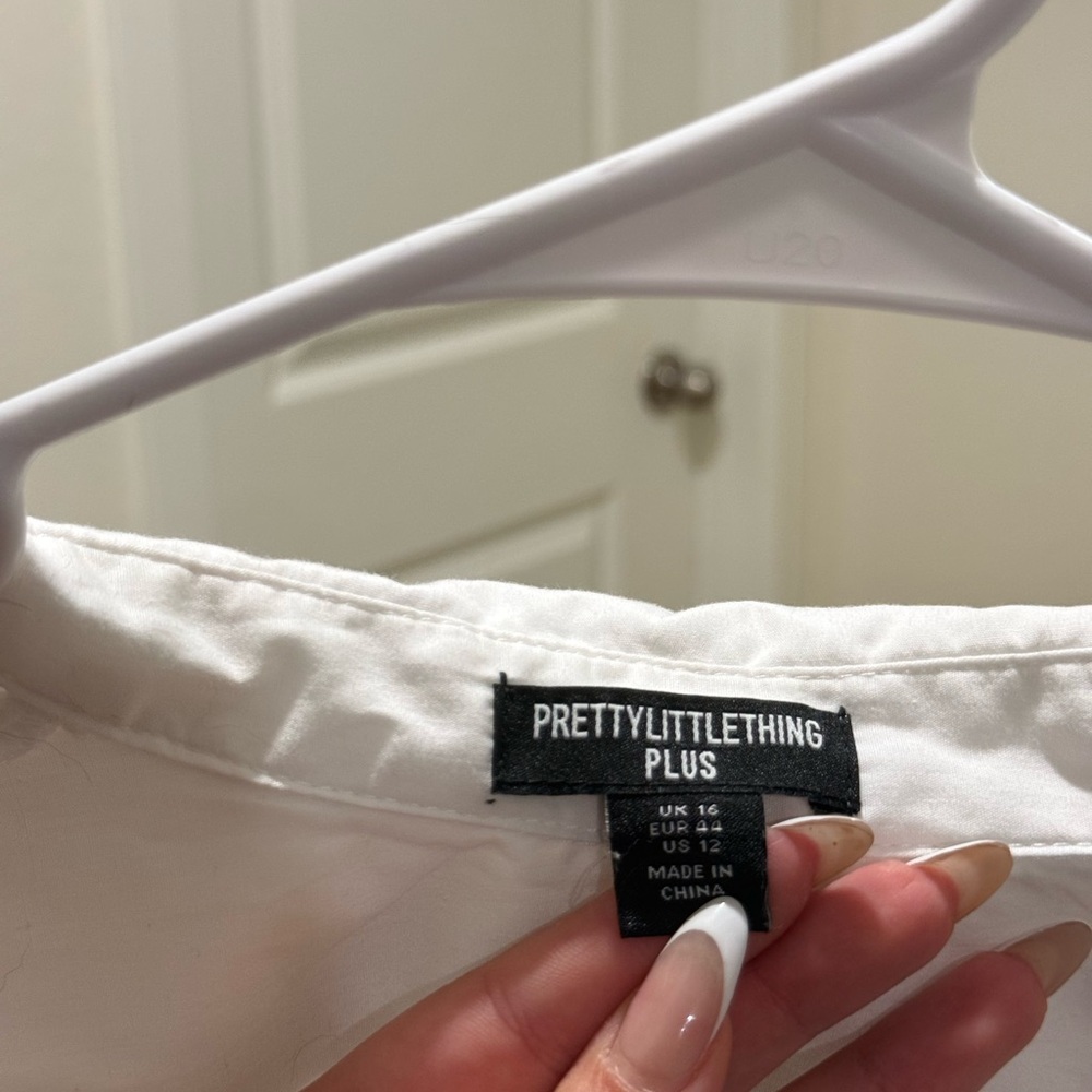 PrettyLittleThing Plus White Button-Down Top - image 3